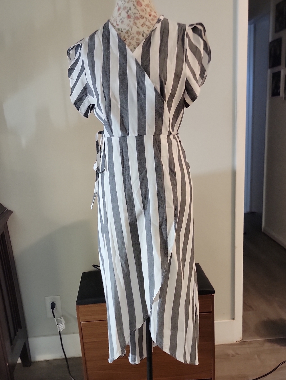 Cupshe Black and White Vertical Stripe Wrap Midi Dress
